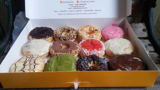 J.Co Donuts & Coffee 1