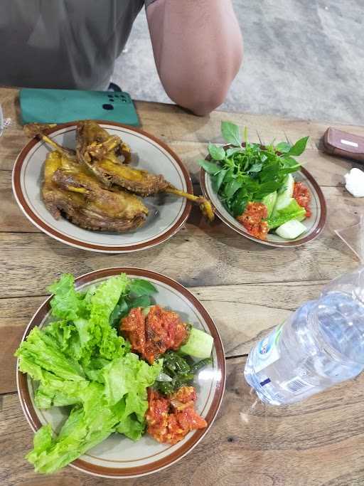 Bebek Dan Ayam Kampung Mas Budi 3