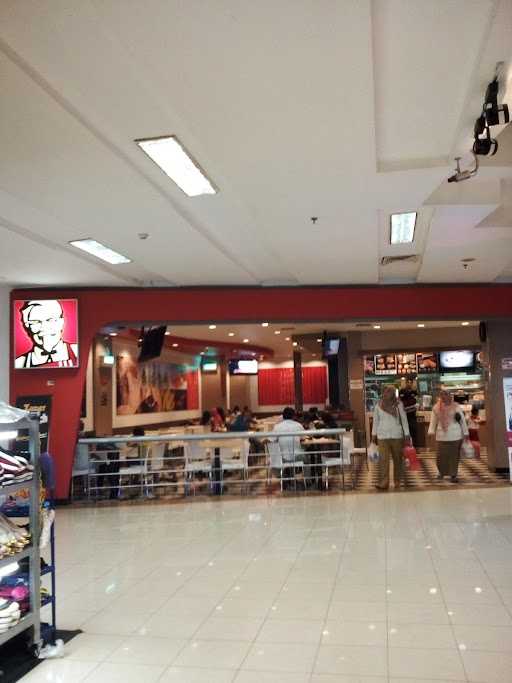 KFC - Carrefour Blue Mall Bekasi 8