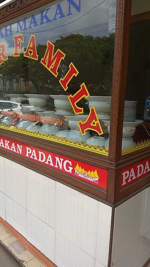 Rumah Makan Padang Sinar Family 6