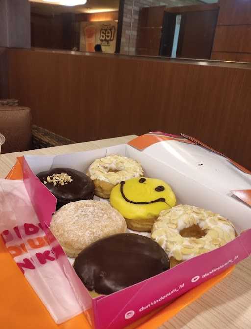 Dunkin' Donuts 5