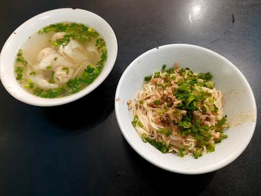 Mie Akong 9