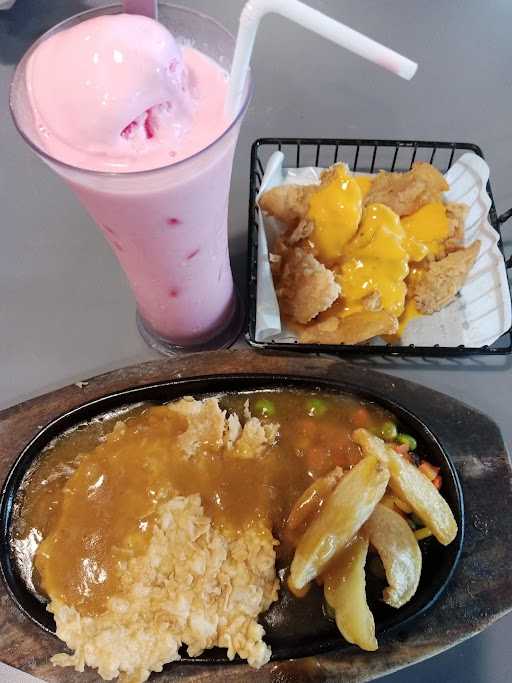 Waroeng Steak & Shake - BKR Bandung 4