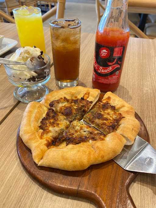 Pizza Hut Pasuruan 6