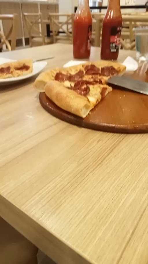 Pizza Hut Pasuruan 3