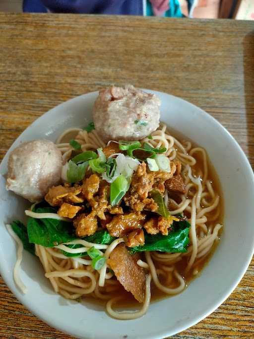 Mie Ayam Dan Bakso Pertigaan Baran Mie Roso 1