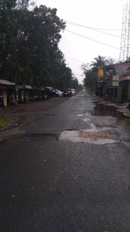 Lapak Pempek Bang Kiplie. Kebon Karet Indah 2