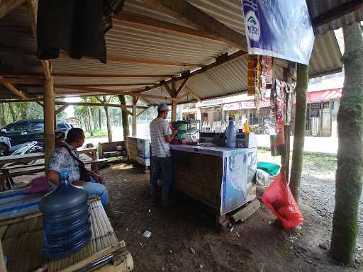 Lapak Pempek Bang Kiplie. Kebon Karet Indah 1