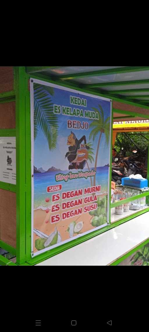 Es Kelapa Muda Bedjo 10