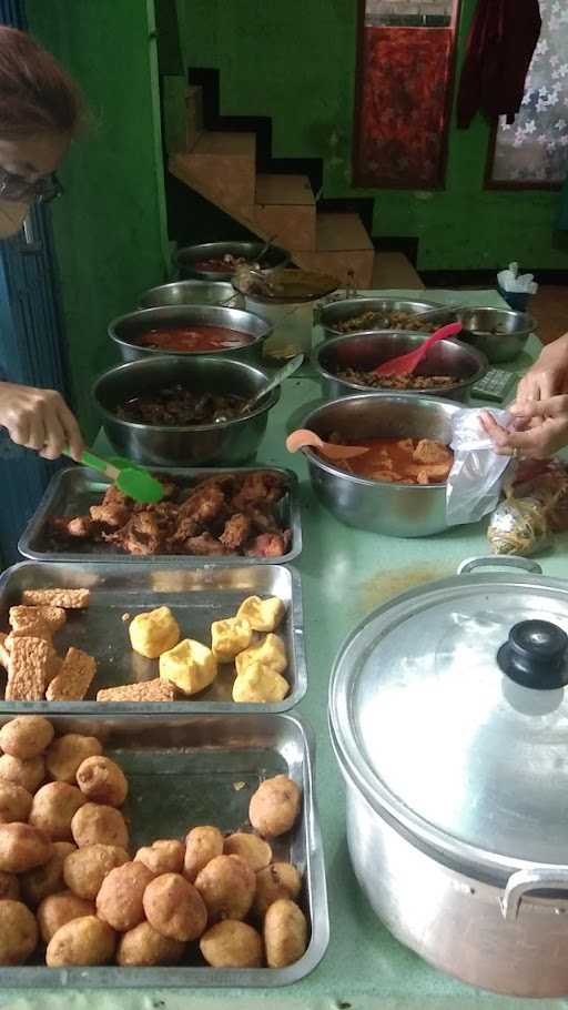 Warung Nasi Ibu Oom 3