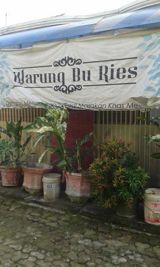 Bu Ris Rumah Makan 7