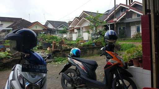 Bu Ris Rumah Makan 9