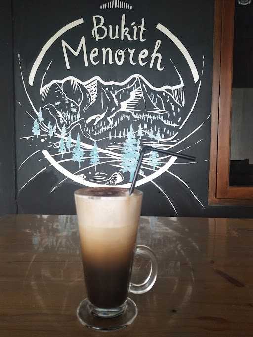 Bukit Menoreh Resto & Coffee 8