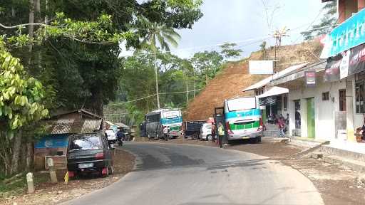 Rumah Makan Cikuray 2