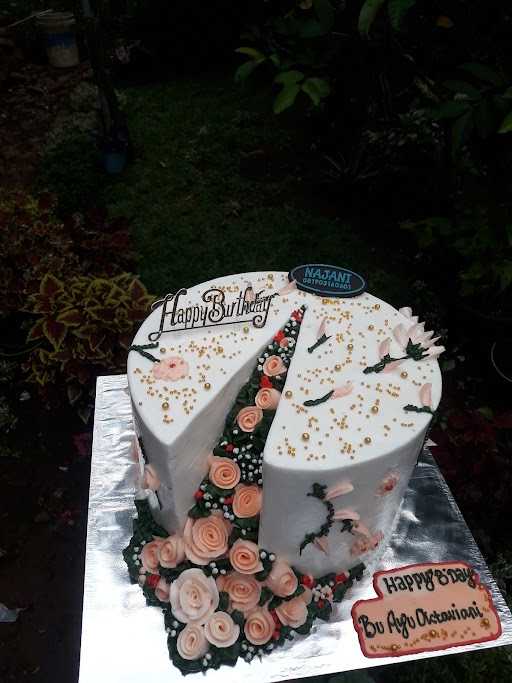 Najani Cake 6