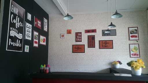 Enr Salon & Cafe 9