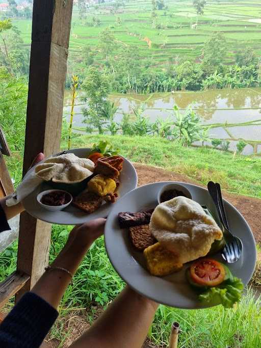 Bumi Kayu Villa & Restaurant 3