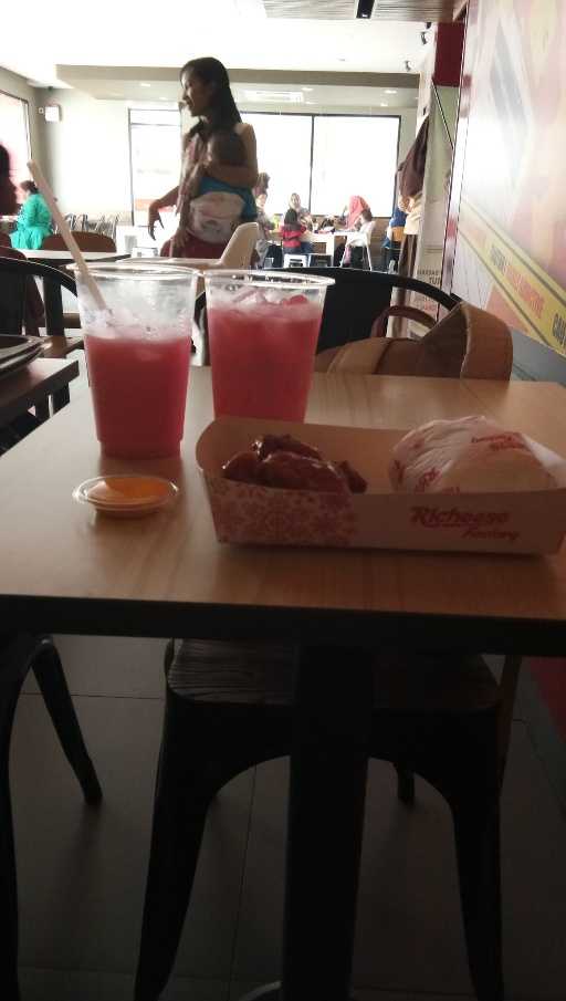 Richeese Factory Garut 3