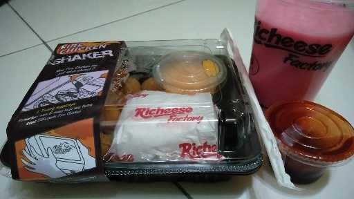 Richeese Factory Garut 6