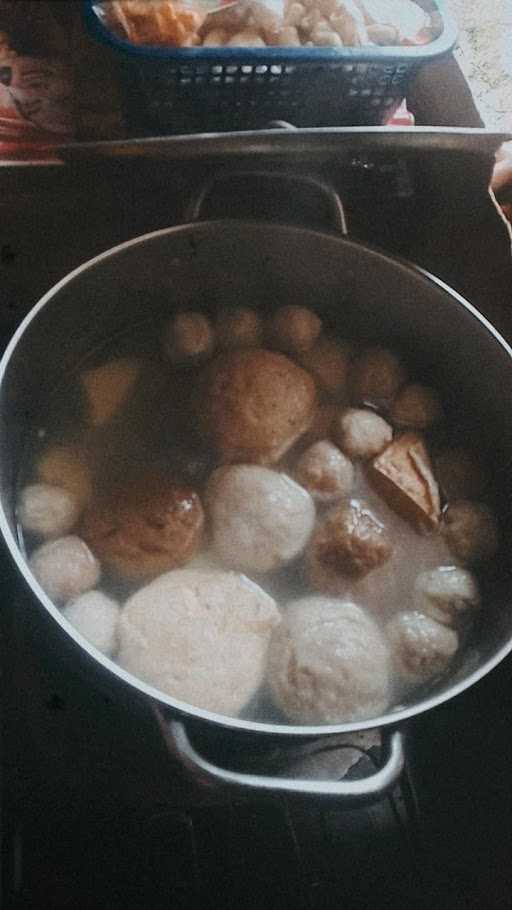 Warung Mie Bakso Biyat 5