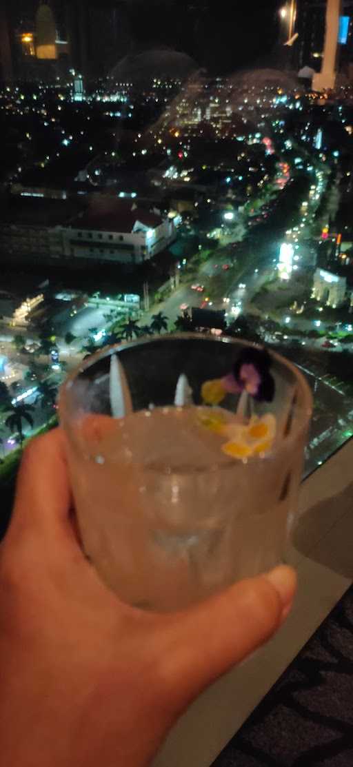 Sky Lounge Surabaya 1