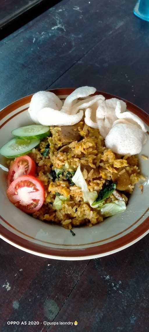 Angkringan,Nasi Goreng Mbah Uti 2