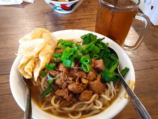 Bakso & Mie Ayam Mbah Yanto 5