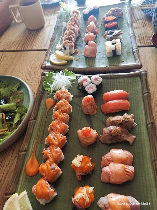 Sushi Bar Manado 5