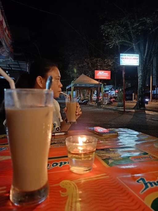 Kedai Mie Che Ayam Tahuna 1