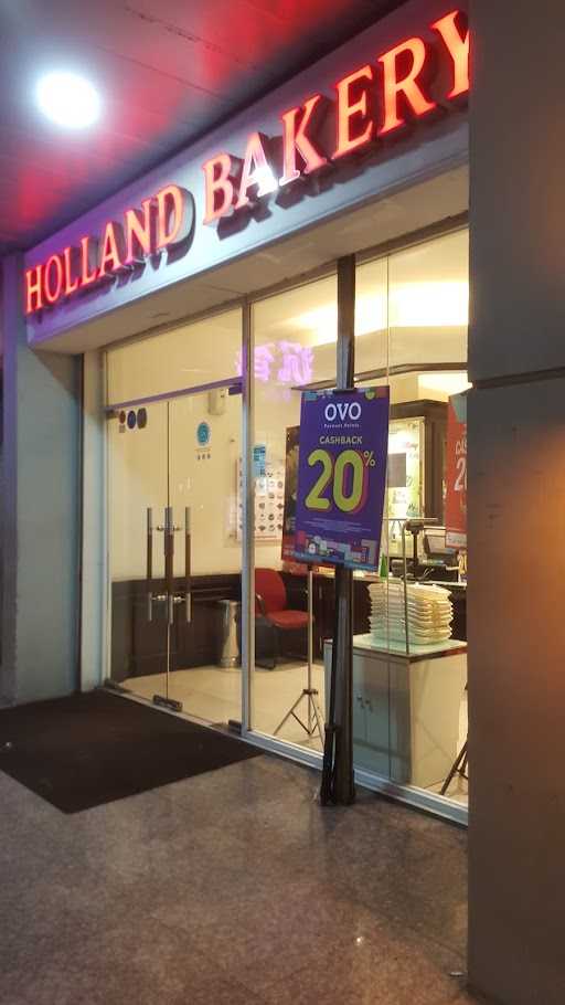 Holland Bakery - Mangga Dua Square 10