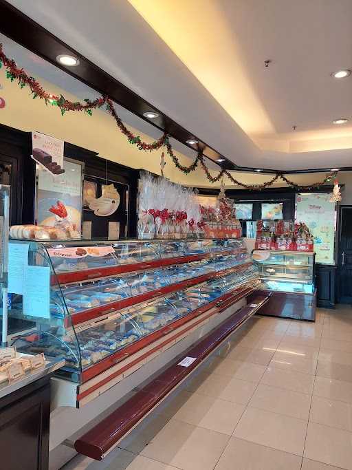 Holland Bakery - Mangga Dua Square 5