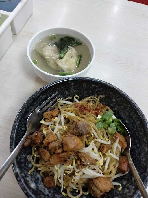 Bakmie Bangka Amin - ITC Mangga Dua 4