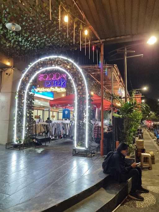 Food Park Metro Pasar Baru 5