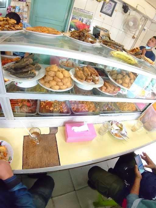 Warung Nasi Samping Masjid Jami Al Hayah 5