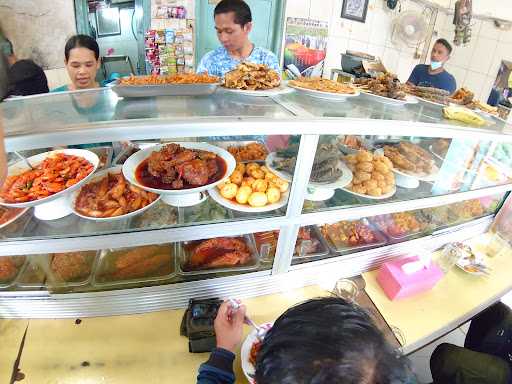 Warung Nasi Samping Masjid Jami Al Hayah 7