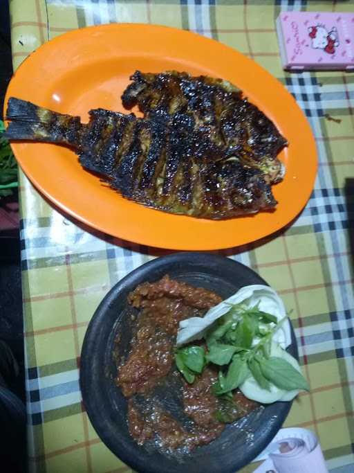 Cipta Rasa #1 Seafood Dan Ikan Bakar 3