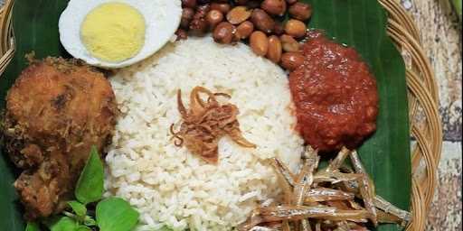 Nasi Lemak Kanjeng Mami 1