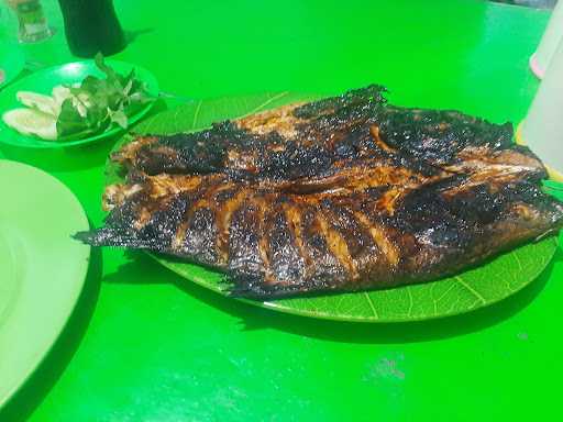 Ikan Bakar Dylan 7