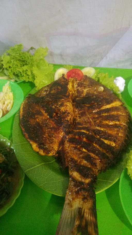 Ikan Bakar Dylan 2