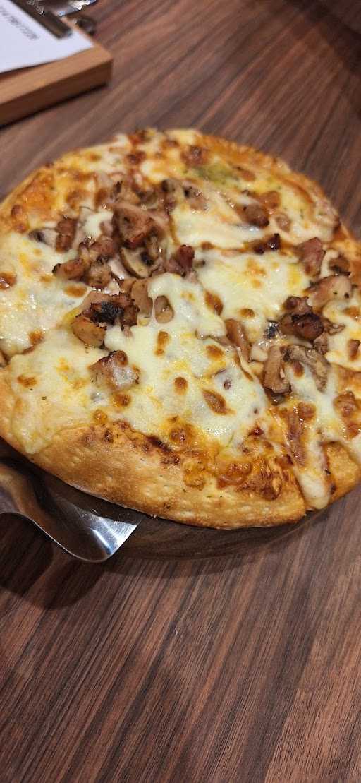 Us Pizza - Ciputra World Surabaya 5