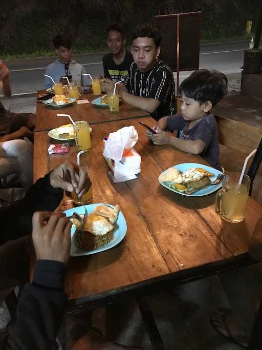 Angkringan Pak Kumis 1