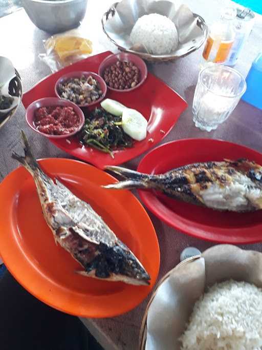 Lesehan Ikan Bakar Bokir 8