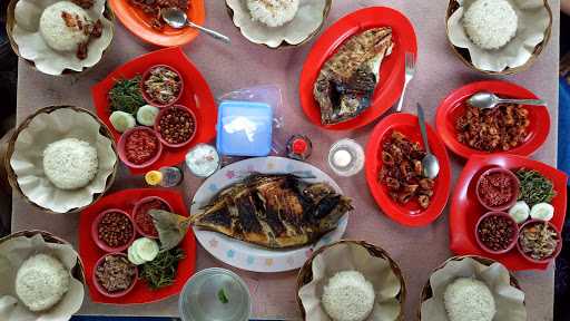 Lesehan Ikan Bakar Bokir 4