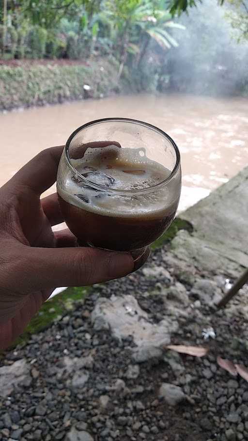 Warung Kopi Tepi Sungai 6