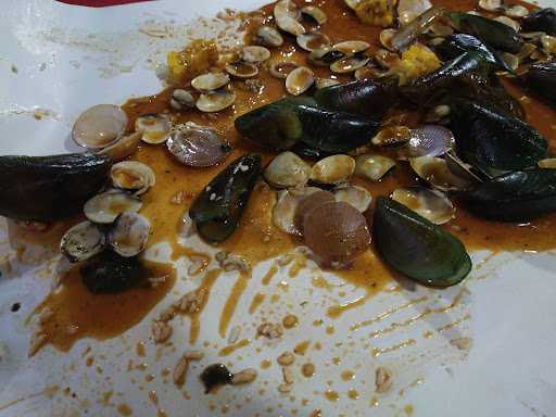 Seafood Kerang Tumpah Bang Djaloe Sawangan 4