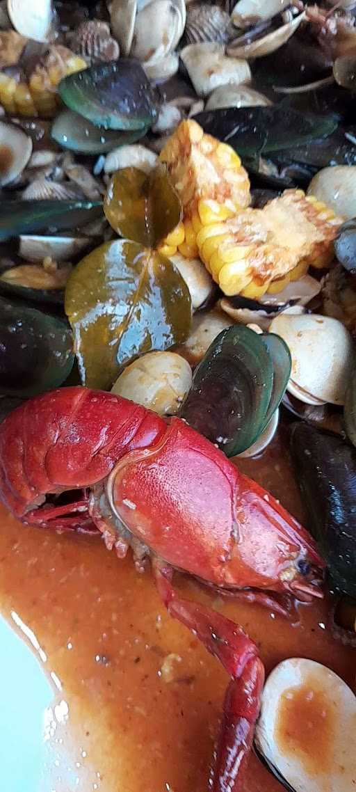 Seafood Kerang Tumpah Bang Djaloe Sawangan 3