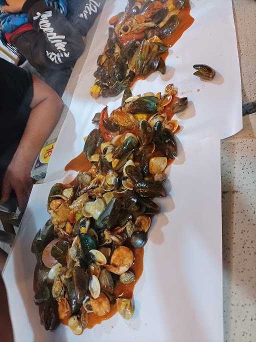 Seafood Kerang Tumpah Bang Djaloe Sawangan 2