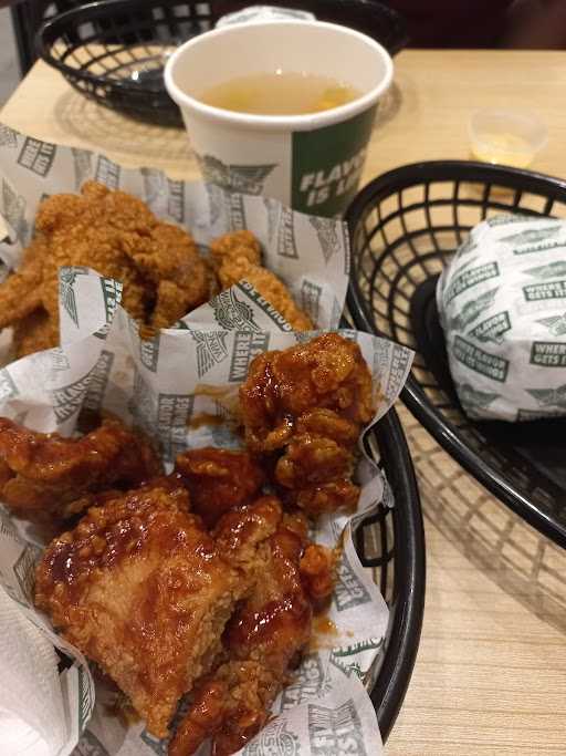 Wingstop - The Park Sawangan 5