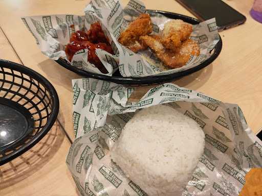 Wingstop - The Park Sawangan 9