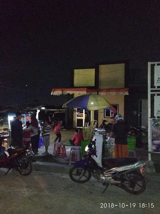 Foodcourt Pondok Raden Patah 8